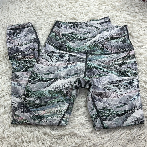 Lululemon Wunder Under High-Rise Tight 25" *Full-On Luxtreme Springscape Multi - Picture 1 of 5